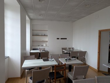 Fonds et murs commerciaux a vendre Lanvollon 22290 Côtes-d'Armor 220 m2  148500 euros