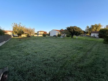 Terrain a batir a vendre Saujon 17600 Charente-Maritime 739 m2  115412 euros