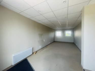 Location fonds et murs commerciaux Saint-Philbert-de-Grand-Lieu 44310 Loire-Atlantique 127 m2  1300 euros