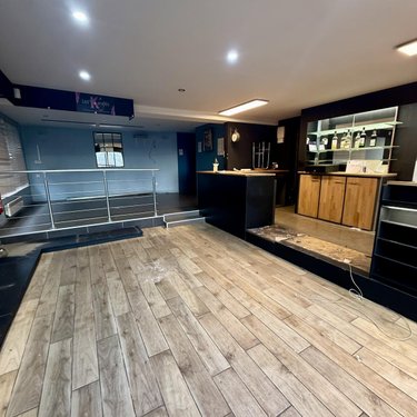 Location fonds et murs commerciaux Mont-Saint-Aignan 76130 Seine-Maritime 156 m2  2300 euros