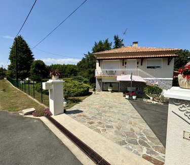 Maison a vendre Montrollet 16420 Charente 120 m2 6 pièces 193670 euros