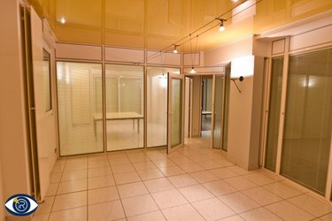 Fonds et murs commerciaux a vendre Laval 53000 Mayenne 229 m2  312000 euros