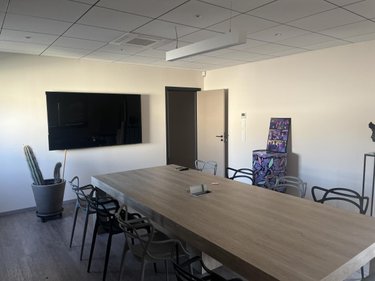 Fonds et murs commerciaux a vendre Dole 39100 Jura 280 m2  800000 euros