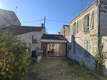 Immeuble a vendre Saintes 17100 Charente-Maritime 174 m2  251808 euros