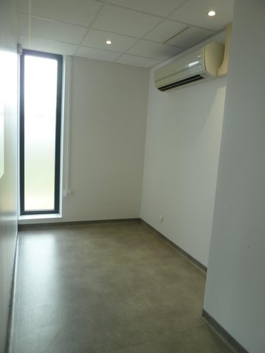 Location fonds et murs commerciaux Cambrai 59400 Nord 155 m2  687 euros