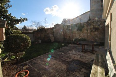 Maison a vendre Saintes 17100 Charente-Maritime 199 m2 5 pièces 262300 euros