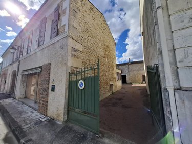 Maison a vendre Brizambourg 17770 Charente-Maritime 121 m2 6 pièces 136396 euros