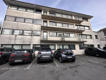 Fonds et murs commerciaux a vendre Séné 56860 Morbihan 104 m2  229000 euros