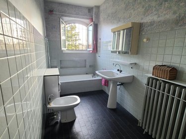 Maison a vendre Pierrelatte 26700 Drôme 256 m2 9 pièces 345000 euros