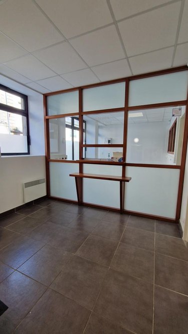 Fonds et murs commerciaux a vendre Morlaix 29600 Finistère 188 m2  292200 euros