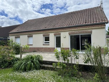 Location maison Bussy-lès-Daours 80800 Somme 103 m2 4 pièces 835 euros