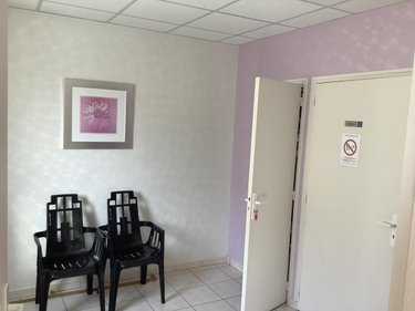 Fonds et murs commerciaux a vendre Trélazé 49800 Maine-et-Loire 129 m2  256760 euros