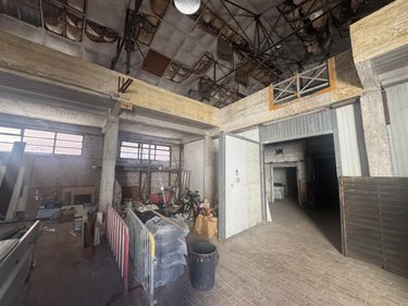 Fonds et murs commerciaux a vendre Cambrai 59400 Nord 750 m2  314400 euros