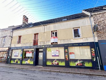 Immeuble a vendre Guer 56380 Morbihan 285 m2  332480 euros
