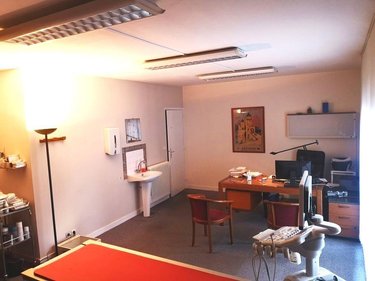 Fonds et murs commerciaux a vendre Laval 53000 Mayenne 85 m2  124950 euros