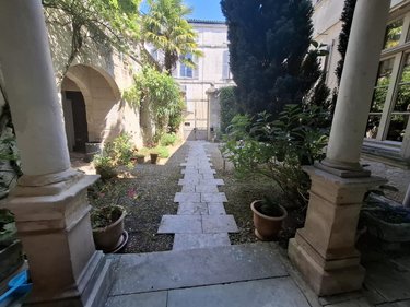 Maison a vendre Saintes 17100 Charente-Maritime 350 m2 13 pièces 988000 euros
