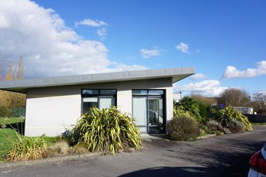 Fonds et murs commerciaux a vendre Merlevenez 56700 Morbihan 79 m2  224180 euros