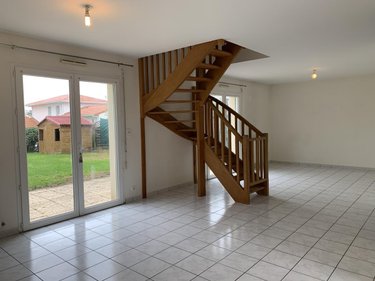 Location maison Le May-sur-Èvre 49122 Maine-et-Loire 78 m2 5 pièces 680 euros