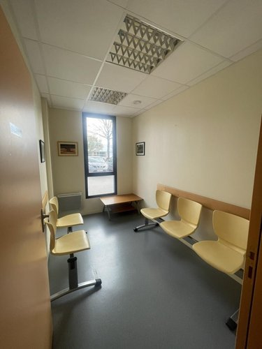 Fonds et murs commerciaux a vendre Vannes 56000 Morbihan 124 m2  330750 euros