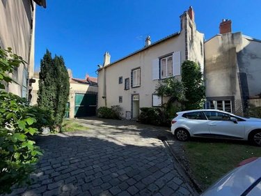 Viager maison Riom 63200 Puy-de-Dôme 320 m2 14 pièces 477750 euros