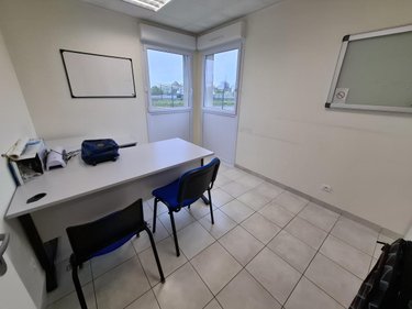 Fonds et murs commerciaux a vendre Saintes 17100 Charente-Maritime 249 m2  355000 euros