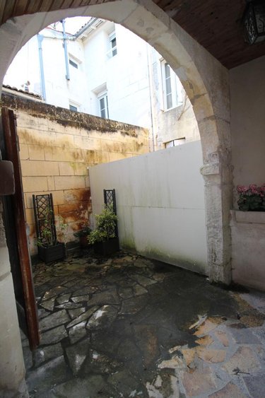 Maison a vendre Saintes 17100 Charente-Maritime 199 m2 5 pièces 262300 euros