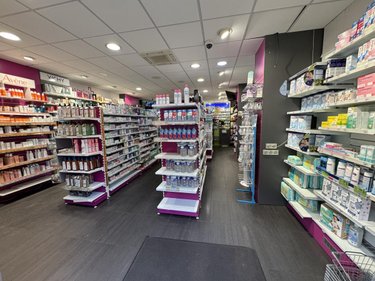 Fonds et murs commerciaux a vendre Paris 15e arrondissement 75015 Paris 121 m2  830400 euros