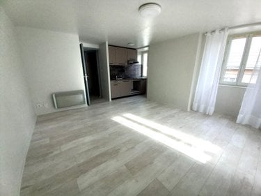 Location appartement Saint-Chély-d'Apcher 48200 Lozère 35 m2  370 euros