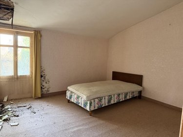 Immeuble a vendre Le May-sur-Èvre 49122 Maine-et-Loire 250 m2  83840 euros