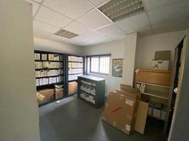 Location fonds et murs commerciaux Soliers 14540 Calvados 874 m2  5333 euros
