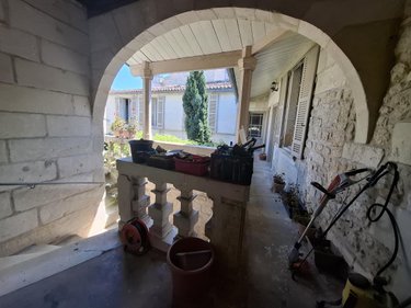 Maison a vendre Saintes 17100 Charente-Maritime 350 m2 13 pièces 988000 euros