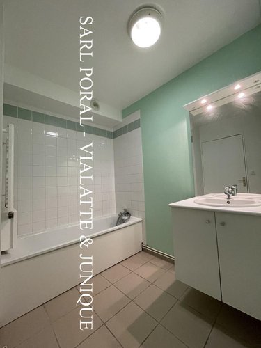 Location appartement Ambérieu-en-Bugey 01500 Ain 70 m2 3 pièces 849 euros