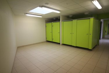 Fonds et murs commerciaux a vendre Quéven 56530 Morbihan 129 m2  260920 euros