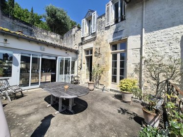 Maison a vendre Saintes 17100 Charente-Maritime 350 m2 13 pièces 988000 euros