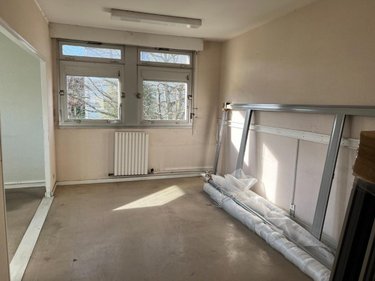 Fonds et murs commerciaux a vendre Guingamp 22200 Côtes-d'Armor 492 m2  355360 euros