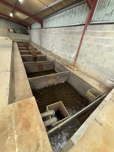 Fonds et murs commerciaux a vendre Saint-Sulpice-les-Feuilles 87160 Haute-Vienne 400 m2  227200 euros