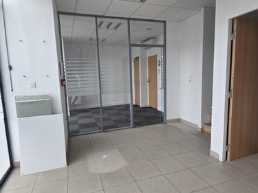 Location fonds et murs commerciaux Château-Gontier-sur-Mayenne 53200 Mayenne 105 m2  900 euros