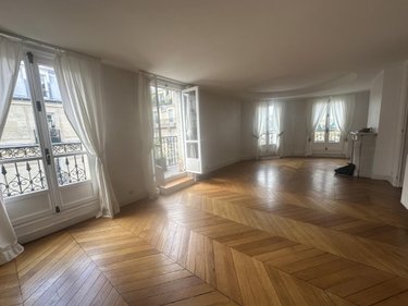 Immeuble a vendre Paris 15e arrondissement 75015 Paris 765 m2  6500000 euros