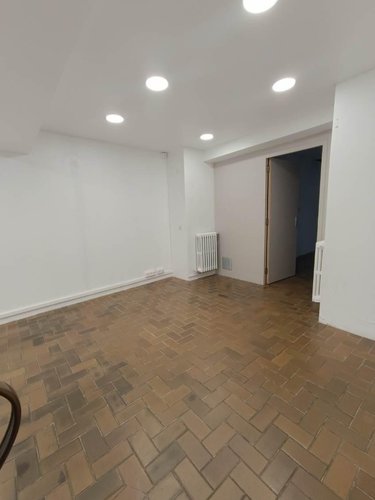 Location fonds et murs commerciaux Bourg-en-Bresse 01000 Ain 80 m2  750 euros