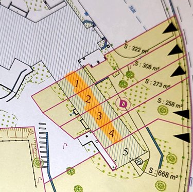Immeuble a vendre Plounéour-Ménez 29410 Finistère 150 m2  63240 euros