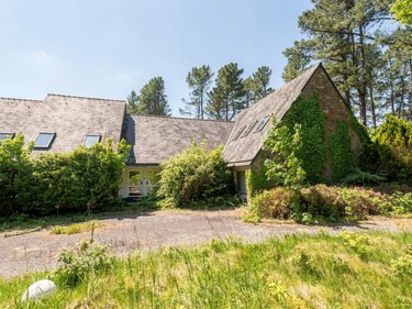 Immeuble a vendre Plounéour-Ménez 29410 Finistère 637 m2  255000 euros