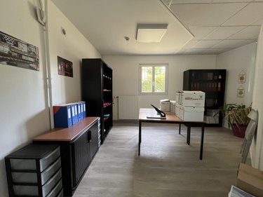 Fonds et murs commerciaux a vendre Laon 02000 Aisne 860 m2  999000 euros