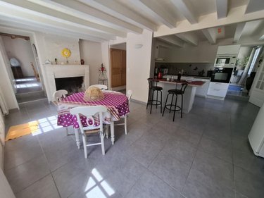Maison a vendre Saintes 17100 Charente-Maritime 405 m2 11 pièces 500000 euros