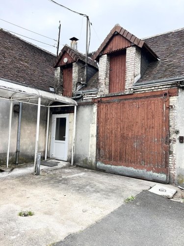 Fonds et murs commerciaux a vendre Oucques La Nouvelle 41290 Loir-et-Cher 205 m2  69960 euros