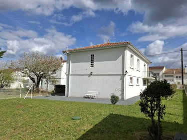 Maison a vendre Saintes 17100 Charente-Maritime 106 m2 5 pièces 199348 euros