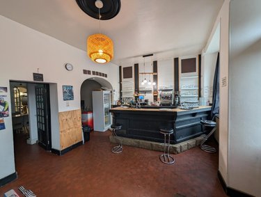 Fonds et murs commerciaux a vendre Lanvollon 22290 Côtes-d'Armor 220 m2  148500 euros