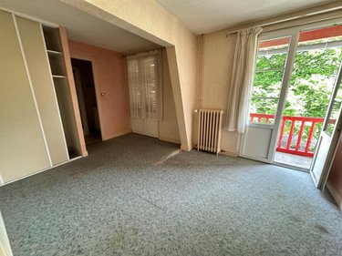 Fonds et murs commerciaux a vendre Saint-Jacques-des-Blats 15800 Cantal 700 m2  95400 euros
