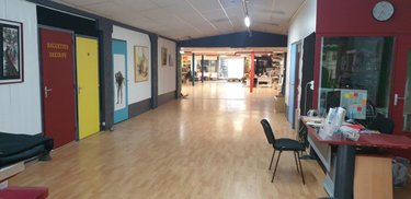 Location fonds et murs commerciaux Loudéac 22600 Côtes-d'Armor 300 m2  1800 euros