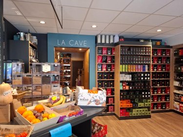 Fonds et murs commerciaux a vendre Barneville-Carteret 50270 Manche 250 m2  575000 euros