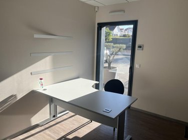 Fonds et murs commerciaux a vendre Dole 39100 Jura 280 m2  800000 euros